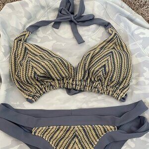 Xxl top / medium bottom